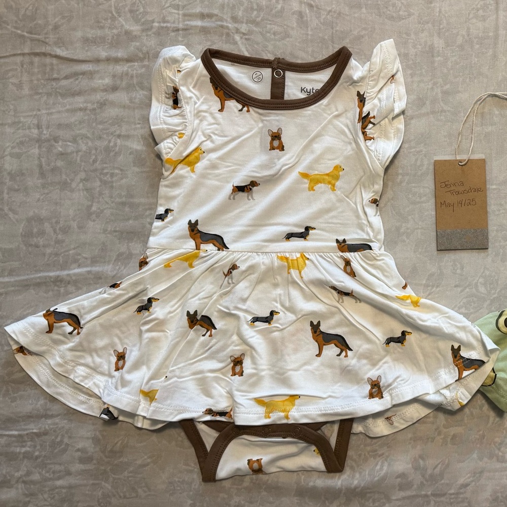 NWT Kyte Baby Dogs Bodysuit Twirl Size 18-24 Months